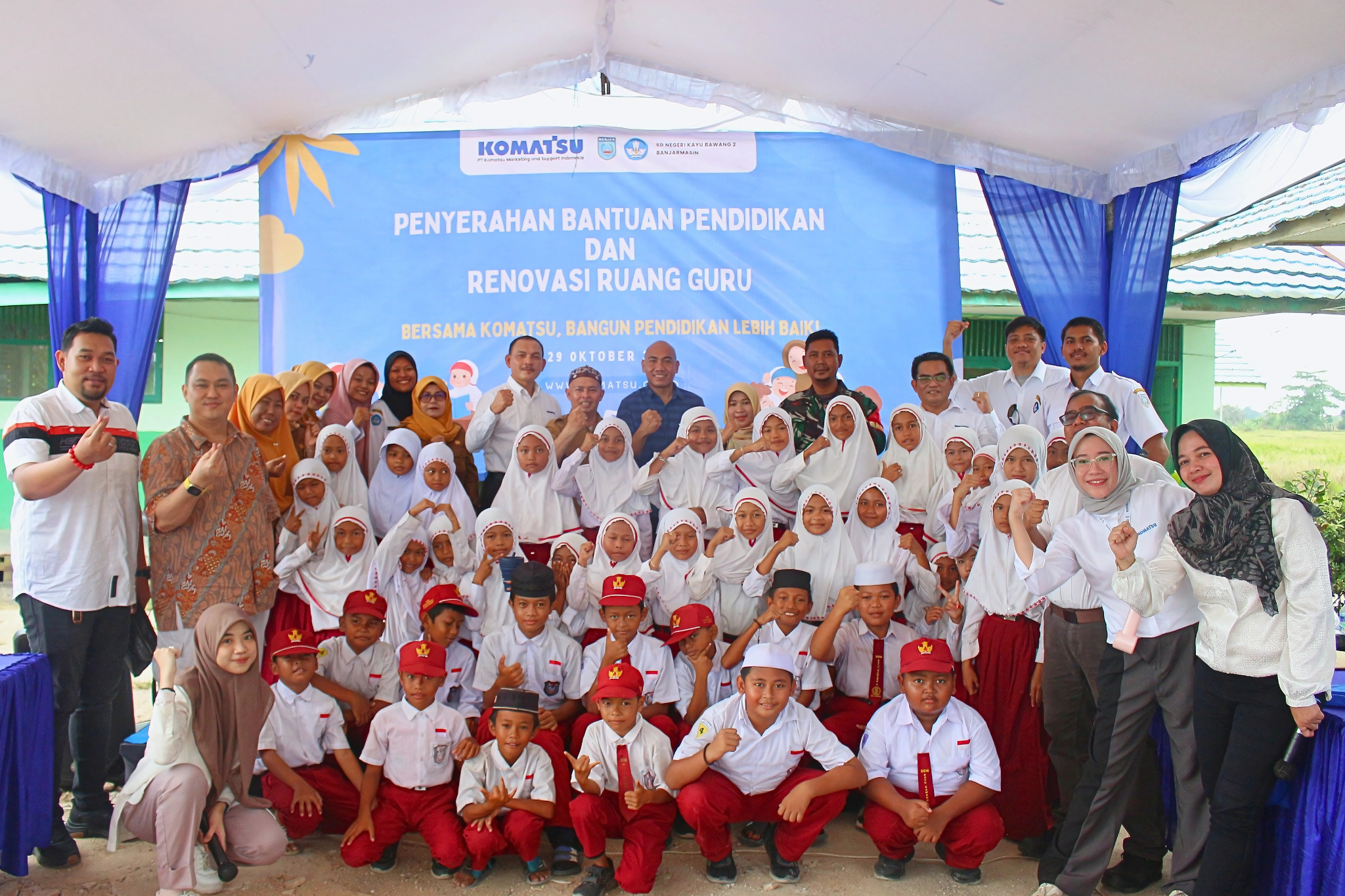 Kegiatan CSR Komatsu Class di SDN Kayu Bawang 2 Banjarmasin